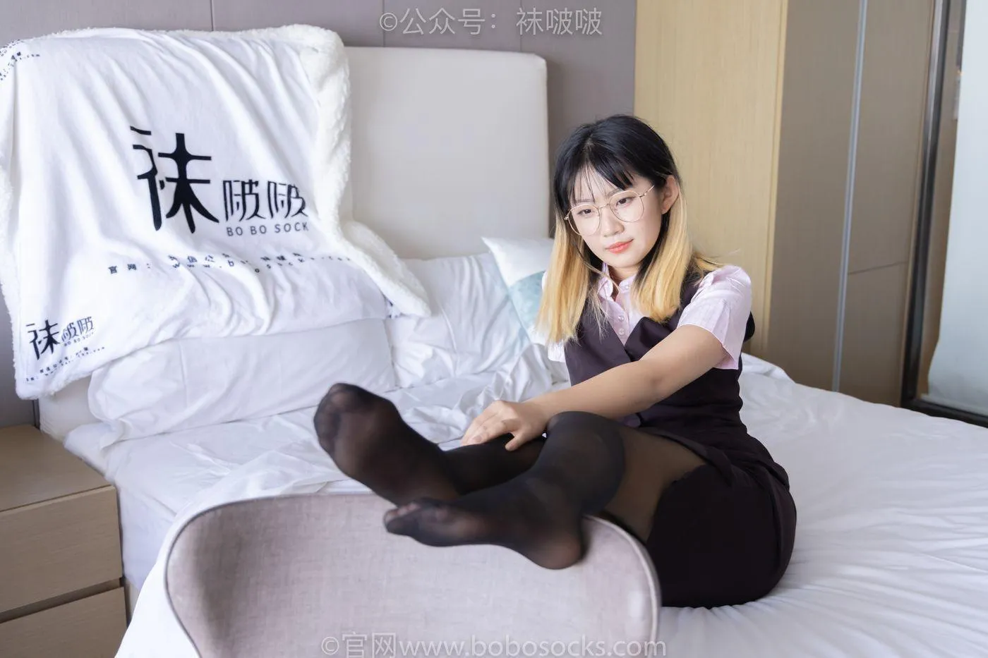 [BoBoSocks袜啵啵]NO.065 砂糖-招行制服、高跟鞋、黑丝 [140P]插图5